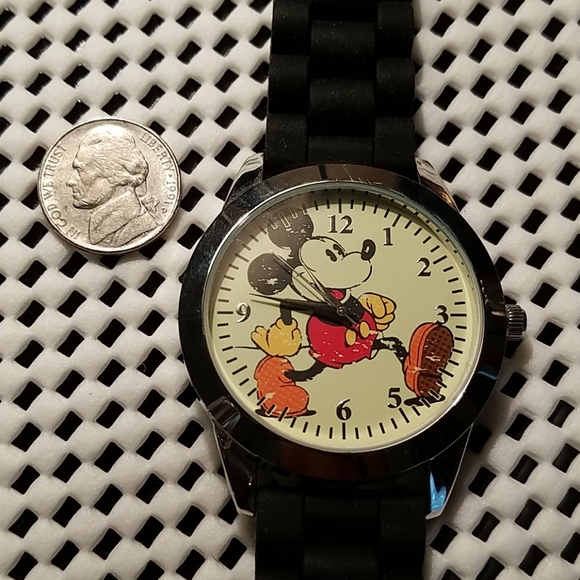 New Mickey Watch - Picture 5 of 6